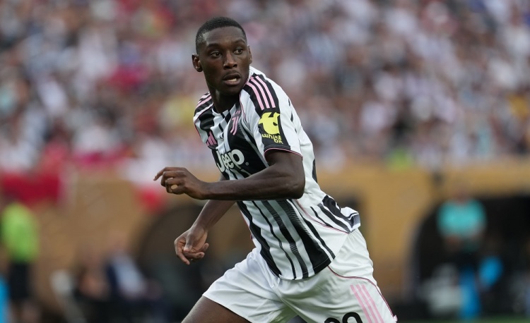 半岛体育-迪马:尤文正与巴黎谈穆阿尼,球员个人协议已经达成