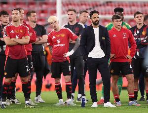 半岛体育官方网站-戴奇批阿莫林:我带曼联踢442能赢更多 瓜帅也整活但人家听劝