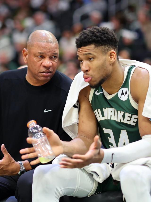 灰熊10人缺阵仍力克雄鹿！里弗斯发动“甩锅”技能