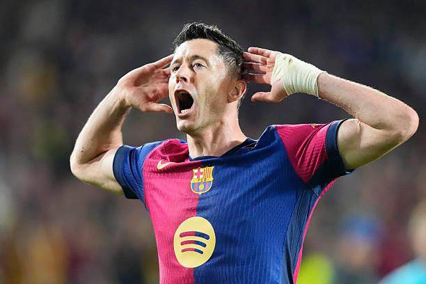 半岛体育官方网站-巴萨三叉戟包办四球！拉菲+莱万+亚马尔比肩MSN？