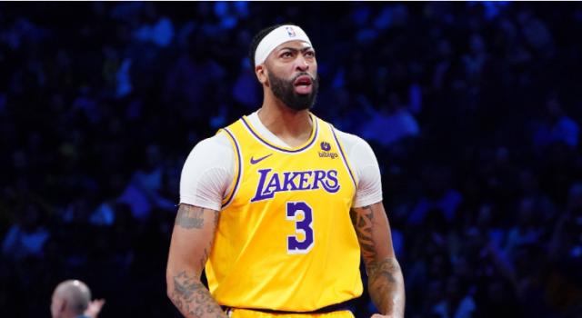 半岛体育官方网站-考辛斯：湖人管理层不懂球 他们应该让浓眉打4号位