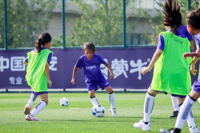 2024中国女足玫瑰探营大连站助足球女孩圆梦