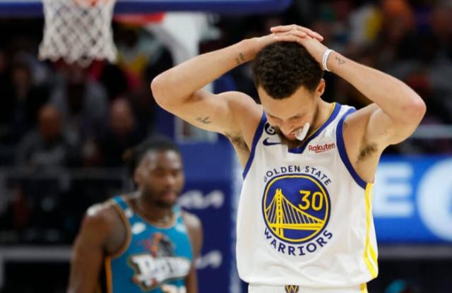 半岛体育官方网站-内外线防守被活塞捅穿 卫冕冠军到底怎么了？