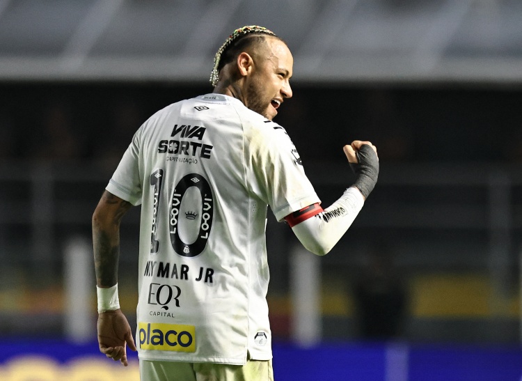 内马尔：无论做出什么选择我都是错的，要让所有人满意太难了