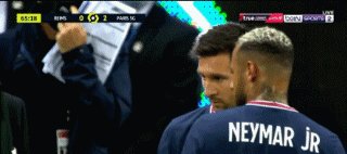 半岛体育-梅西首秀初尝法甲凶悍防守，多数据挂零但仍有惊喜