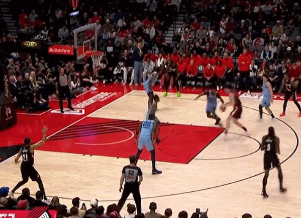 半岛体育官方网站-3分钟内被吹3犯 杨瀚森主场被裁判“重点照顾”