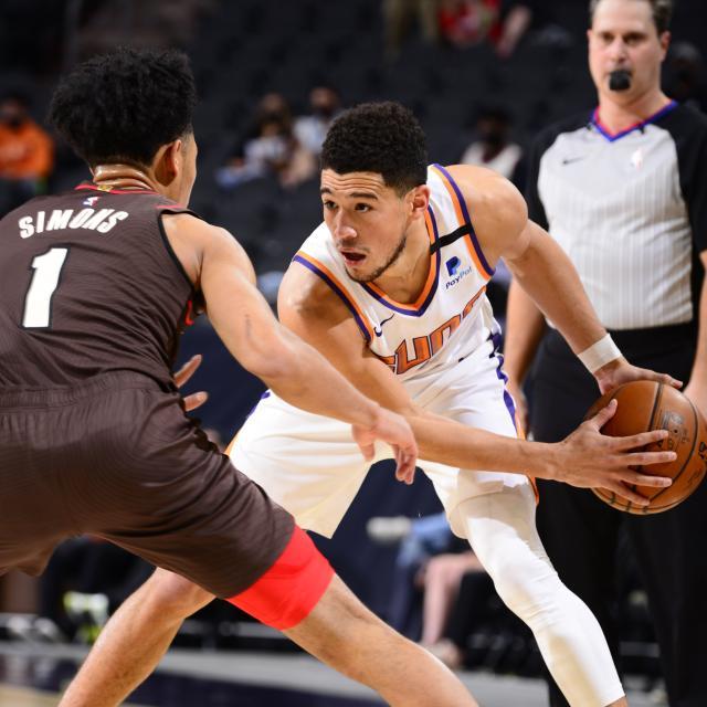 半岛体育APP-太阳14战12胜逼近LA双雄 全明星必有布克一席？