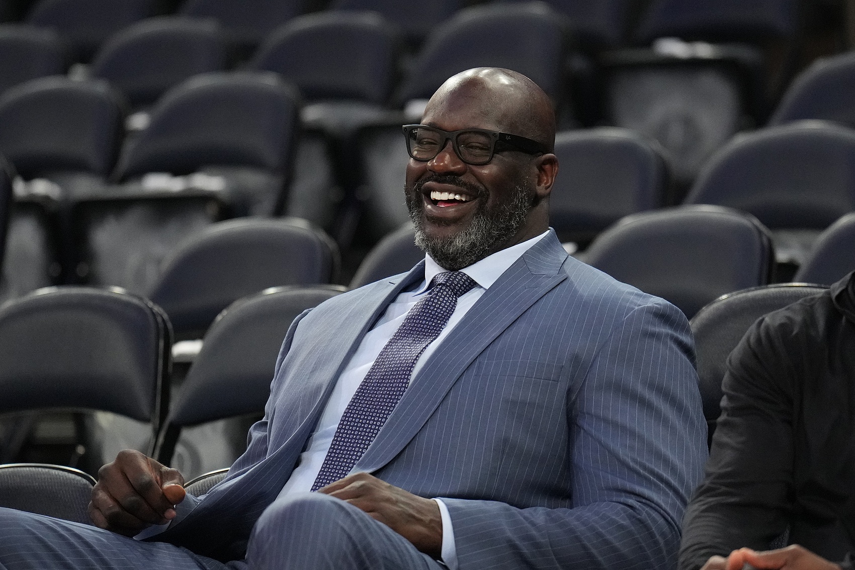 半岛体育-NBA球员收入哪家强？乔丹45亿居首 LBJ压奥胖 科五库六&amp;三少前十